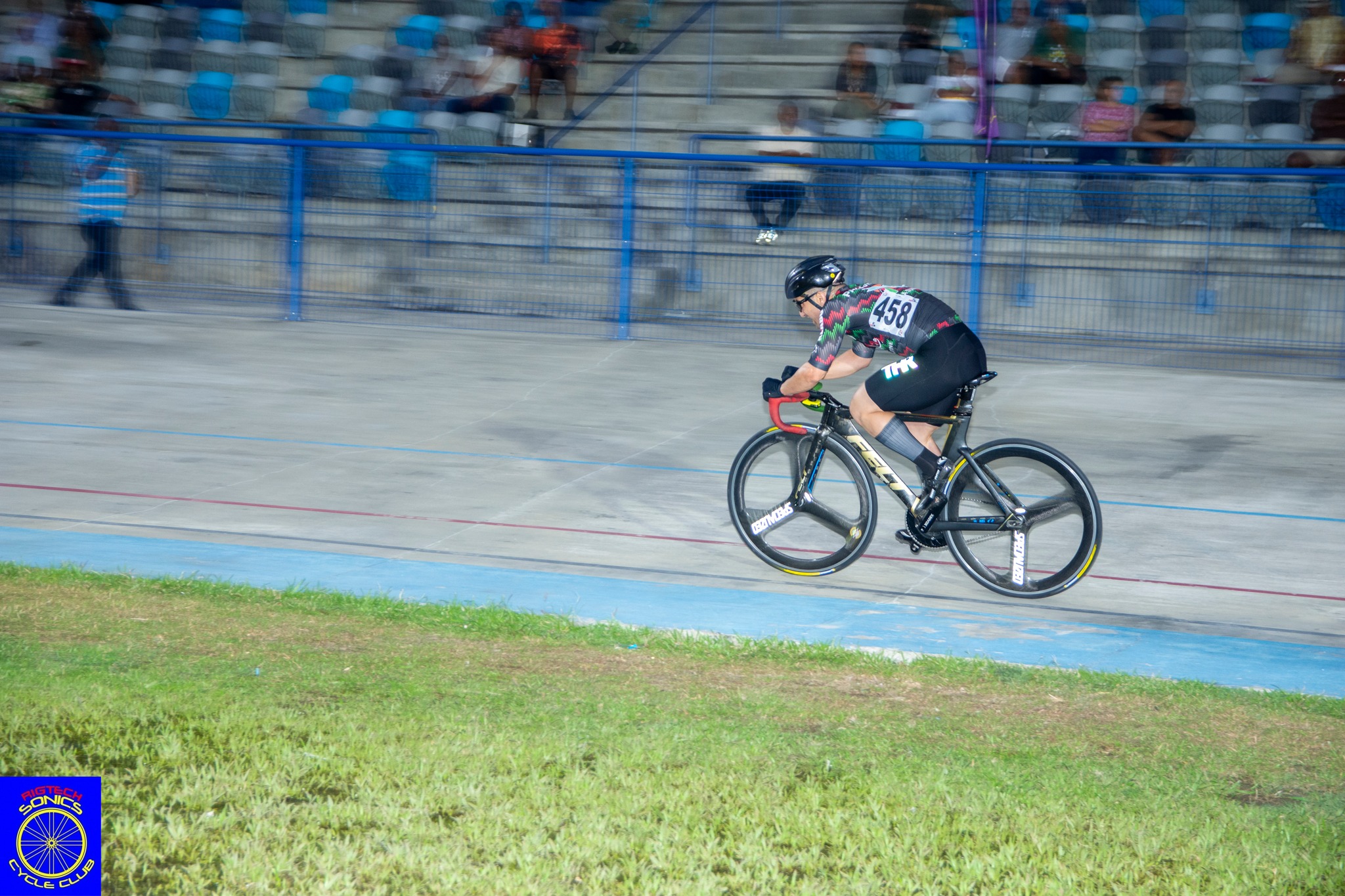 George Qadado racing on the velodrome